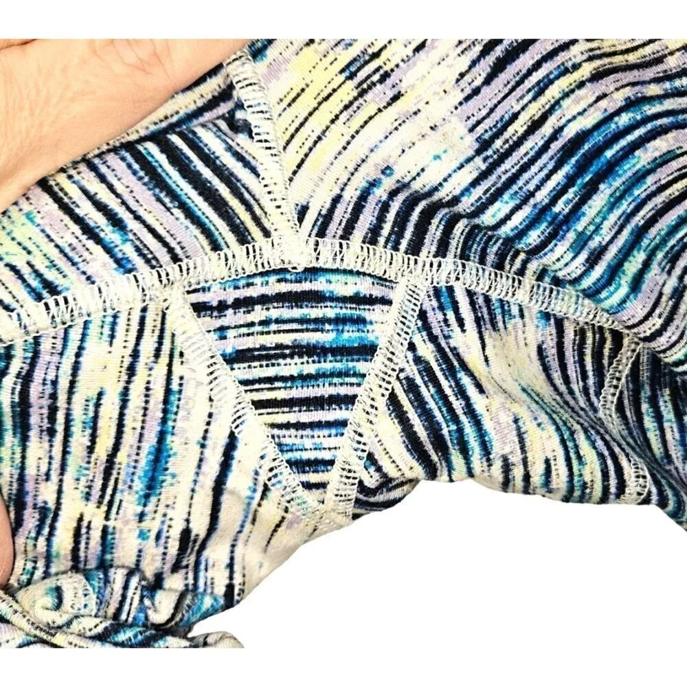 Lululemon True Self Crop II Blurry Belle Multi Leggings Sz 2 Mid Rise Yoga Capri